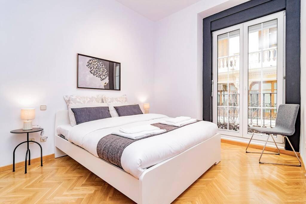 Encantador Apartamento En Chueca Junto A Gran Via, Infantas 1-1 By Batuecas Madrid Exterior photo